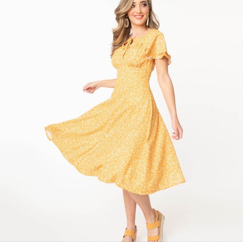 NWT Mustard & Ivory Ditsy Floral Print Sanj Swing Dress